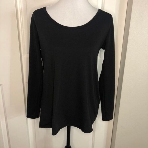Lularoe Solid Black Long Sleeve T-shirt - Picture 10 of 11